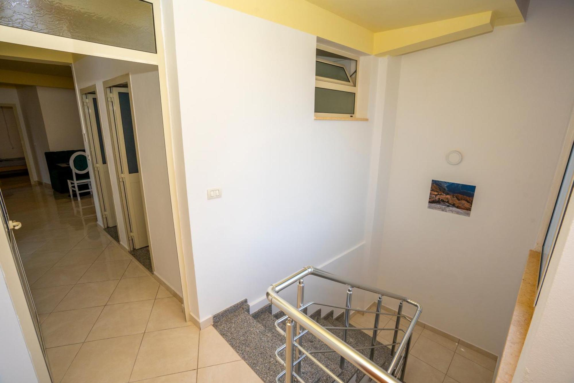 Golden Sleep Hostel Szkodra Zewnętrze zdjęcie